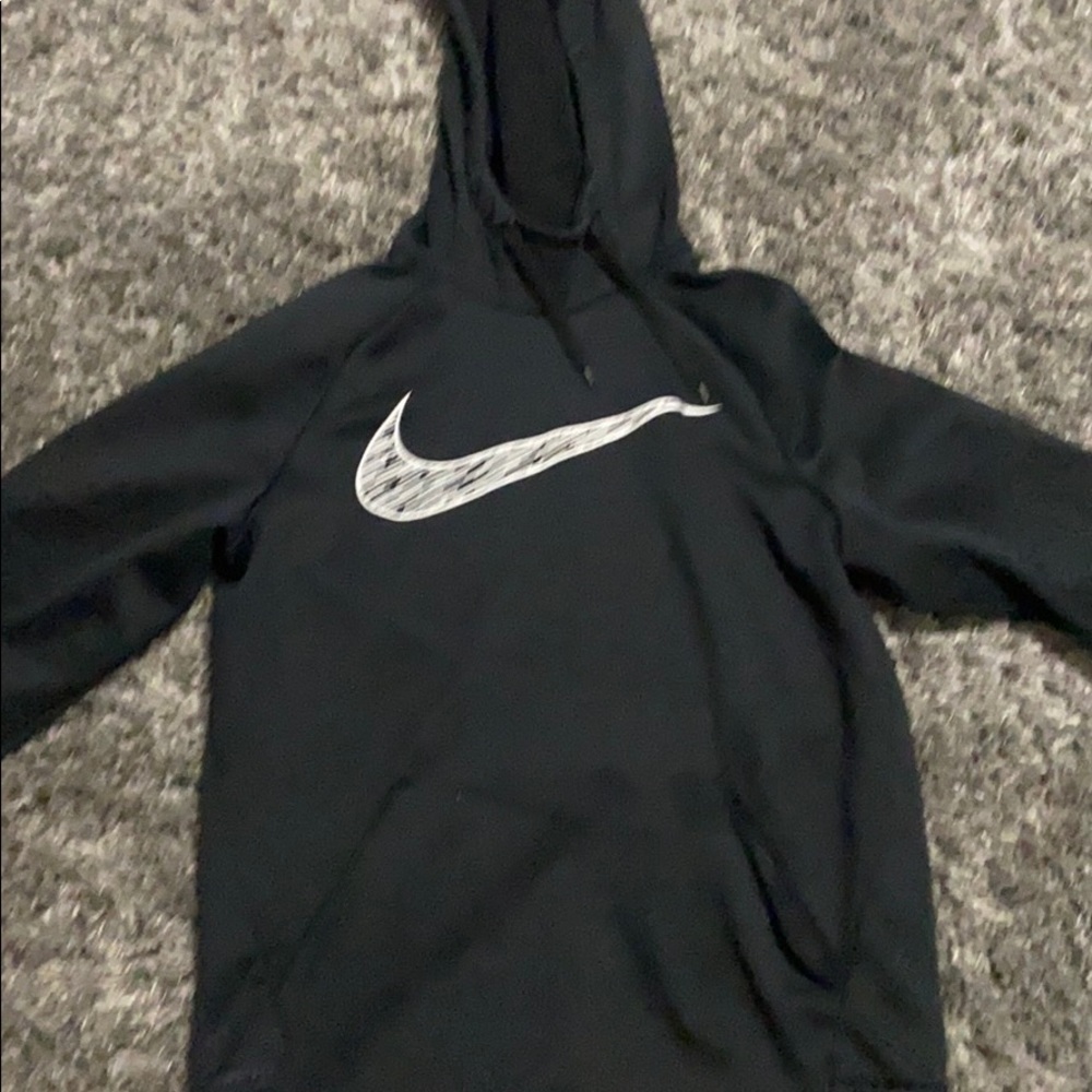 Black Nike Dri-fit sweatshirt
